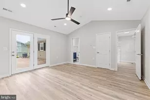 13117 Melville Ln, Fairfax, VA 22033 - Photo 17