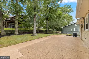 13117 Melville Ln, Fairfax, VA 22033 - Photo 35