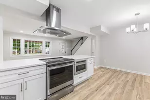 13117 Melville Ln, Fairfax, VA 22033 - Photo 21