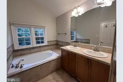 7001 Fieldhurst Court, Alexandria, VA 22315 - Photo 23
