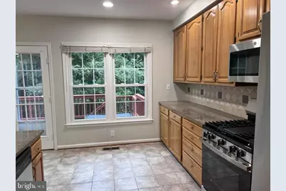 7001 Fieldhurst Court, Alexandria, VA 22315 - Photo 11