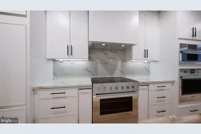 1 Banner Heights #T-27, Alexandria, VA 22315 - Photo 7