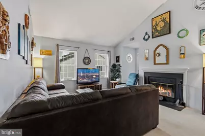 6043 Essex House Square #B, Alexandria, VA 22310 - Photo 5