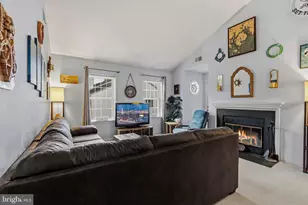 6043 Essex House Square, Alexandria, VA 22310 - Photo 5