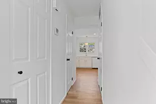 10072 Apple Wood Ct, Burke, VA 22015 - Photo 3