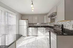 7442 Adams Park Ct, Annandale, VA 22003 - Photo 5