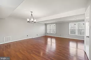 7442 Adams Park Ct, Annandale, VA 22003 - Photo 9