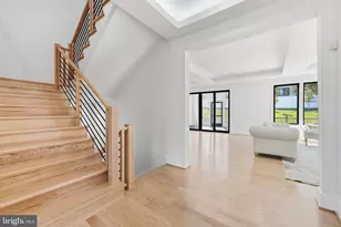 1734 Pimmit Dr, Falls Church, VA 22043 - Photo 17