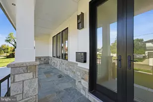 1734 Pimmit Dr, Falls Church, VA 22043 - Photo 5
