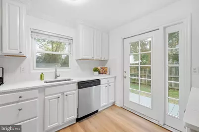 2304 Fairview Terrace, Alexandria, VA 22303 - Photo 9