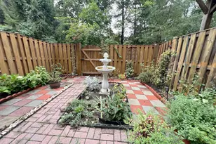 13020 Rose Petal Cir, Herndon, VA 20171 - Photo 33