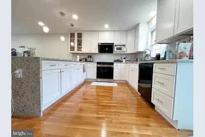 13020 Rose Petal Circle, Herndon, VA 20171 - Photo 11