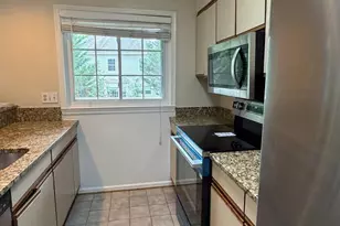 12948 Grays Pointe Rd, Fairfax, VA 22033 - Photo 3
