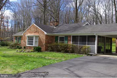 9001 Glenbrook Road, Fairfax, VA 22031 - Photo 3
