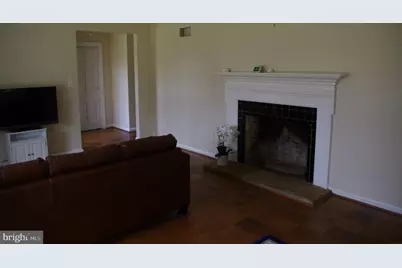 9001 Glenbrook Road, Fairfax, VA 22031 - Photo 5