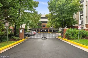 12949 Centre Park Cir, Herndon, VA 20171 - Photo 1