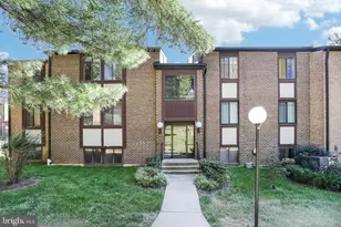 9731 Kings Crown Ct, Fairfax, VA 22031 - Photo 1