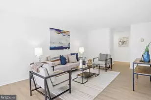 9731 Kings Crown Ct, Fairfax, VA 22031 - Photo 5