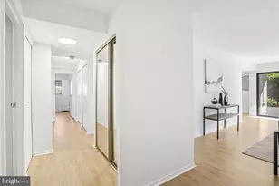 9731 Kings Crown Ct, Fairfax, VA 22031 - Photo 3