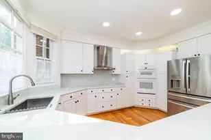 7704 Annandale Mains Ct, Annandale, VA 22003 - Photo 13