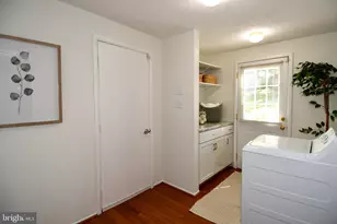 13985 Cabells Mill Dr, Centreville, VA 20120 - Photo 11