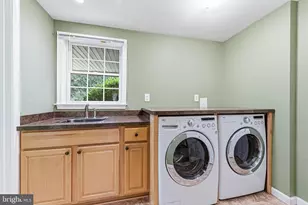 1432 Filene Ct, Vienna, VA 22182 - Photo 29