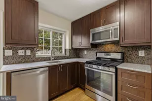 8071 Topper Ct, Alexandria, VA 22315 - Photo 11