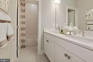 1871 Oakview Crst Dr, Reston, VA 20190 - Photo 11
