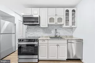 9715 Kings Crown Ct, Fairfax, VA 22031 - Photo 9