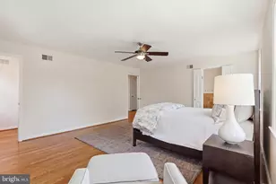 3171 Stonehurst Dr, Fairfax, VA 22031 - Photo 17