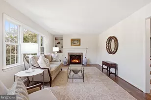 3171 Stonehurst Dr, Fairfax, VA 22031 - Photo 11