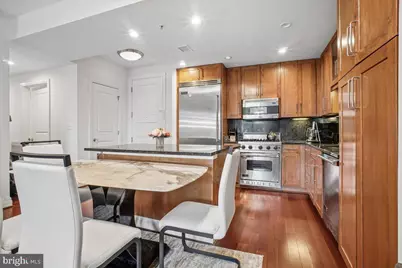 8220 Crestwood Heights Drive #301, McLean, VA 22102 - Photo 5