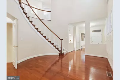 5694 Tower Hill Circle, Alexandria, VA 22315 - Photo 9