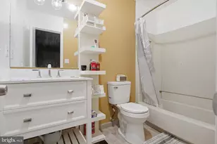 2042 Headlands Cir, Reston, VA 20191 - Photo 11