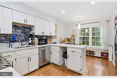 2042 Headlands Circle, Reston, VA 20191 - Photo 3