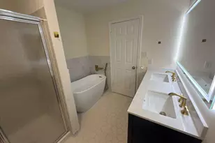 8201 Bell Ln, Vienna, VA 22182 - Photo 9