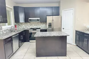 13135 Park Crescent Cir, Herndon, VA 20171 - Photo 5