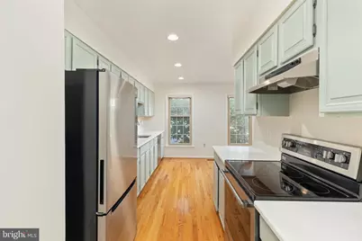 2850 Kelly Square, Vienna, VA 22181 - Photo 7