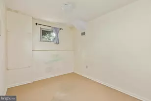 2850 Kelly Square, Vienna, VA 22181 - Photo 27