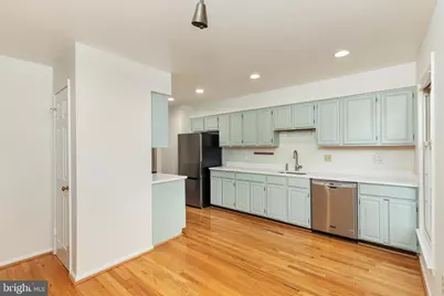 2850 Kelly Square, Vienna, VA 22181 - Photo 5