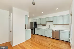 2850 Kelly Square, Vienna, VA 22181 - Photo 5