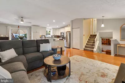 2913 Ashdown Forest Drive, Herndon, VA 20171 - Photo 5