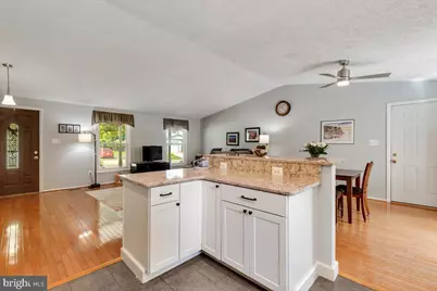 2913 Ashdown Forest Drive, Herndon, VA 20171 - Photo 9