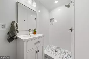 6932 Chestnut Ave, Falls Church, VA 22042 - Photo 29