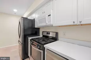 204 Park Terrace Ct SE, Vienna, VA 22180 - Photo 7