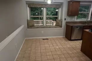 7421 Silver Pine Dr, Springfield, VA 22153 - Photo 5