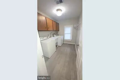 7421 Silver Pine Drive, Springfield, VA 22153 - Photo 11