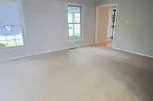7421 Silver Pine Dr, Springfield, VA 22153 - Photo 3