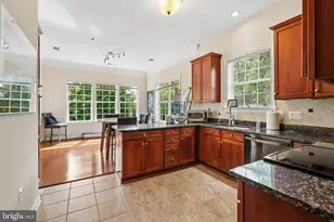 7860 Rolling Woods Ct, Springfield, VA 22152 - Photo 9