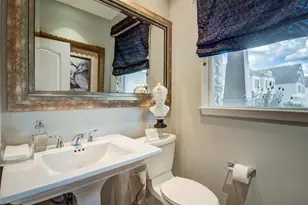 5672 Tower Hill Cir, Alexandria, VA 22315 - Photo 9